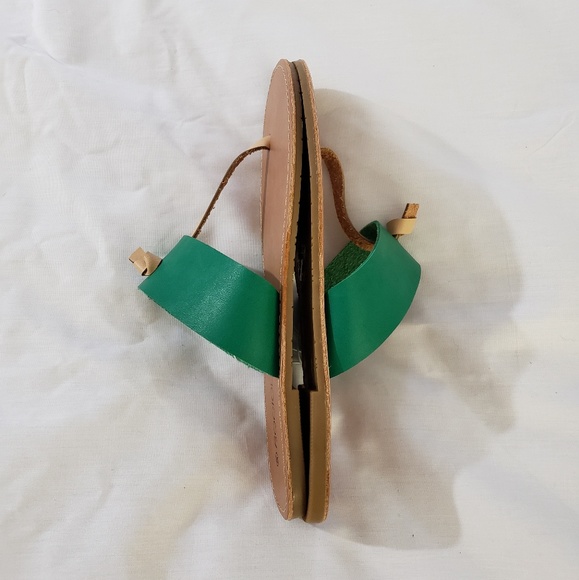NWOT Sociology Green T-Strap Sandals Sizes 8 & 8.5 - Picture 6 of 7